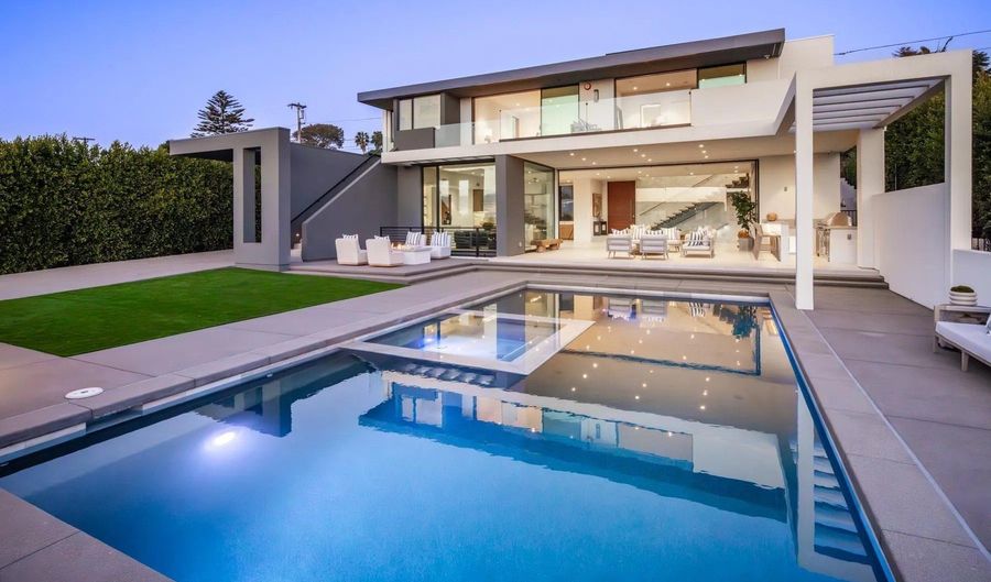 521 S Rios Ave, Solana Beach, CA 92075 - 7 Beds, 10 Bath