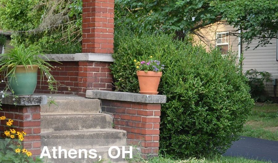 230 W State St, Athens, OH 45701 - 3 Beds, 2 Bath