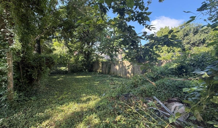 1827 Carll St, Cincinnati, OH 45225 - 3 Beds, 2 Bath