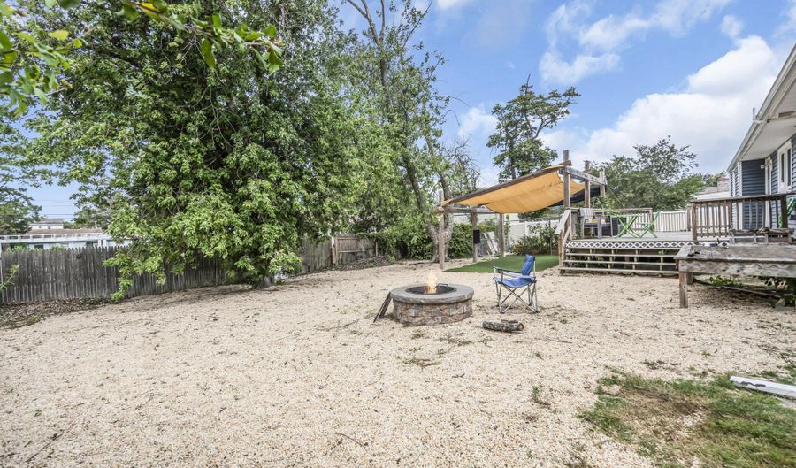 916 Beachwood Blvd, Beachwood, NJ 08722 - 3 Beds, 2 Bath