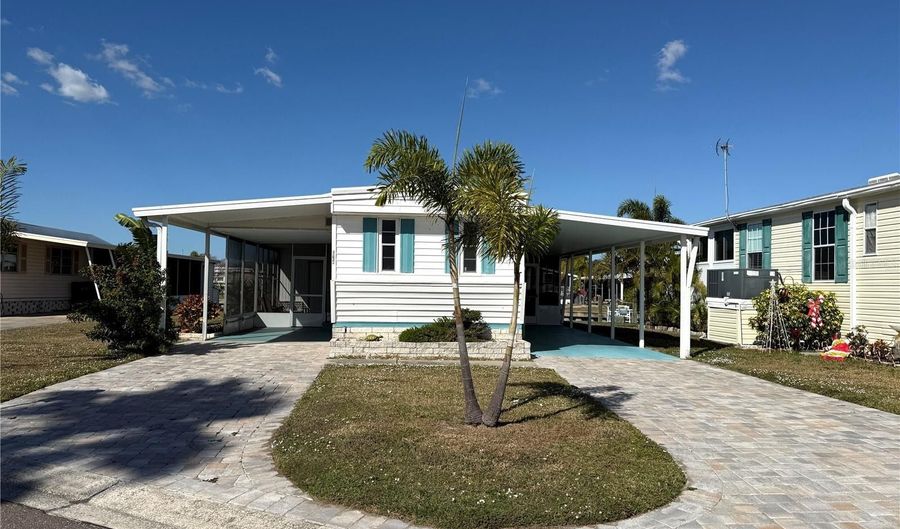 134 W SAINT ANNES Cir, Apollo Beach, FL 33572 - 2 Beds, 2 Bath