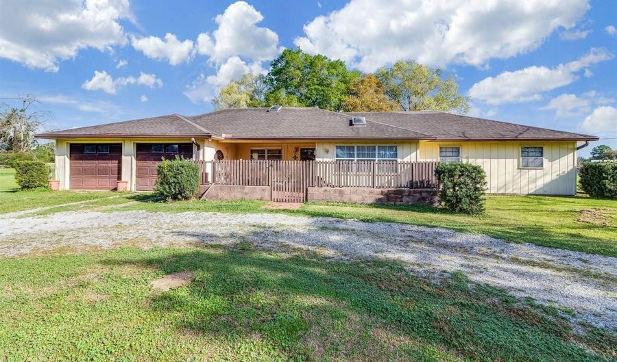 3101 Donna Rd, Abbeville, LA 70510 - 3 Beds, 3 Bath