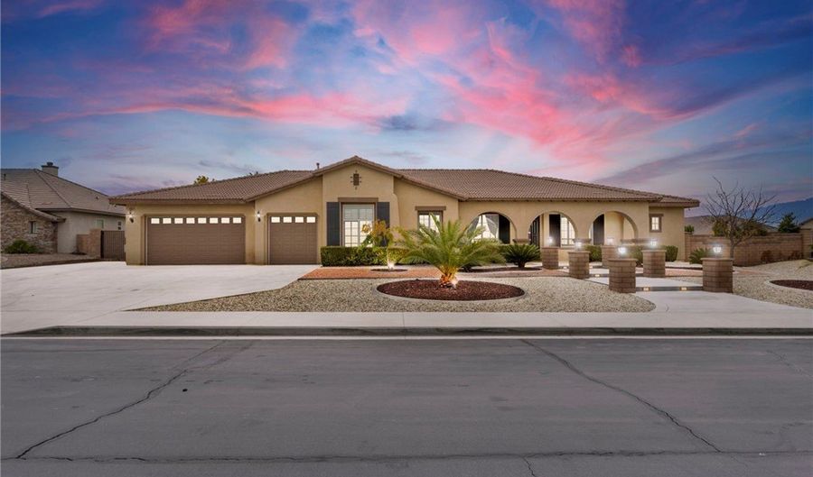20267 Fuji Ct, Apple Valley, CA 92308 - 4 Beds, 3 Bath