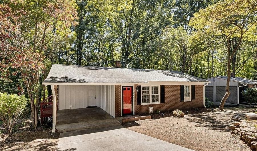 1037 Robbins St, Asheboro, NC 27203 - 2 Beds, 1 Bath