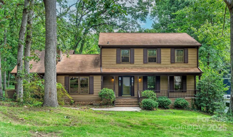 2011 E Barden Rd, Charlotte, NC 28226 - 5 Beds, 4 Bath