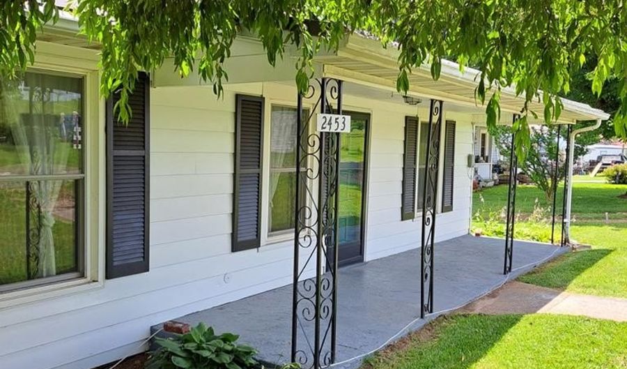 2453 Austinville Rd, Austinville, VA 24382 - 2 Beds, 1 Bath