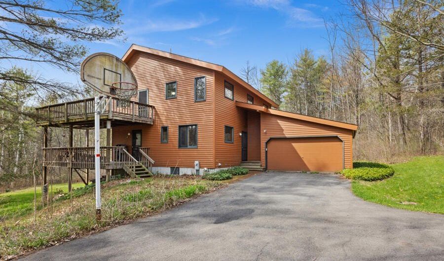 40 Indian Ladder Dr, Altamont, NY 12009 - 4 Beds, 3 Bath