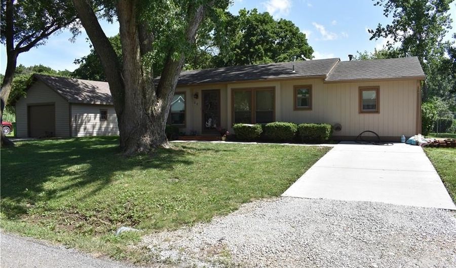 225 King St, Baldwin City, KS 66006 - 3 Beds, 2 Bath