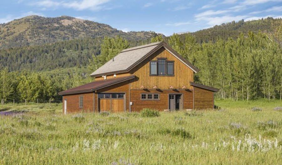 2780 N BLACK SHEEP FARM Rd, Alta, WY 83414 - 2 Beds, 2 Bath