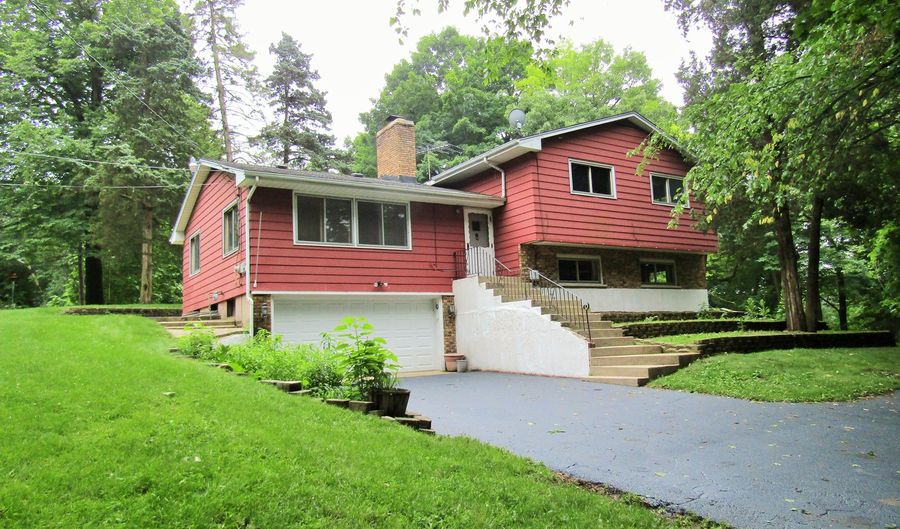 3009 N River Rd, Algonquin, IL 60102 - 4 Beds, 3 Bath