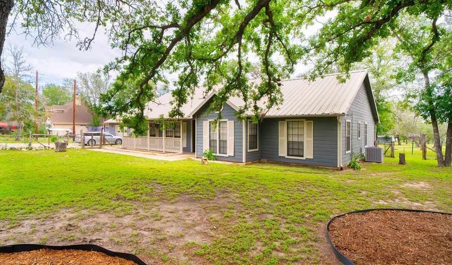 759 FALLING LEAVES Dr, Adkins, TX 78101 - 3 Beds, 2 Bath