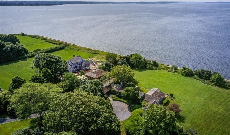 69 Nayatt Rd, Barrington, RI 02806 - 4 Beds, 5 Bath