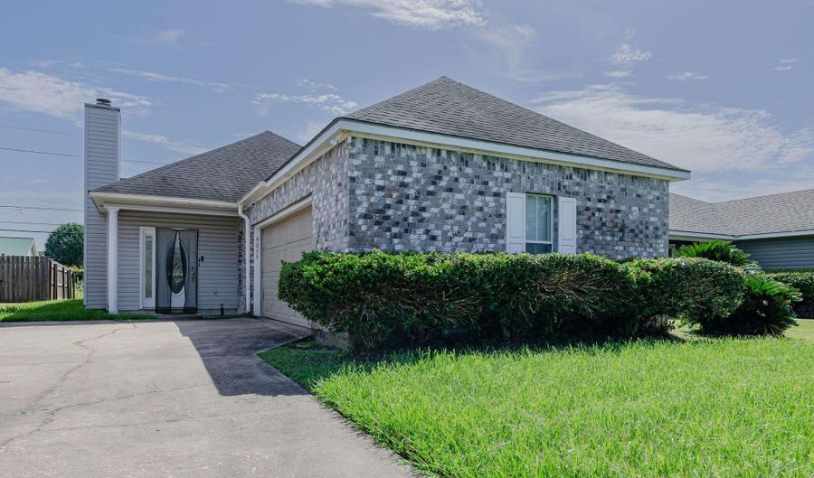 9051 Crosscreek Ave, Baton Rouge, LA 70810 - 3 Beds, 2 Bath
