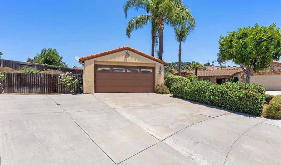 2922 Alamitos, Escondido, CA 92027 - 3 Beds, 2 Bath