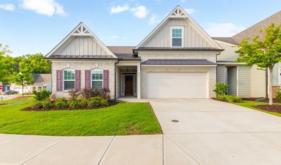 601 Cork St, Woodstock, GA 30188 - 4 Beds, 3 Bath