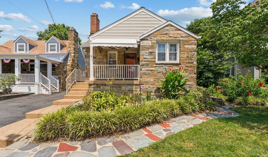 609 21ST St S, Arlington, VA 22202 - 3 Beds, 3 Bath
