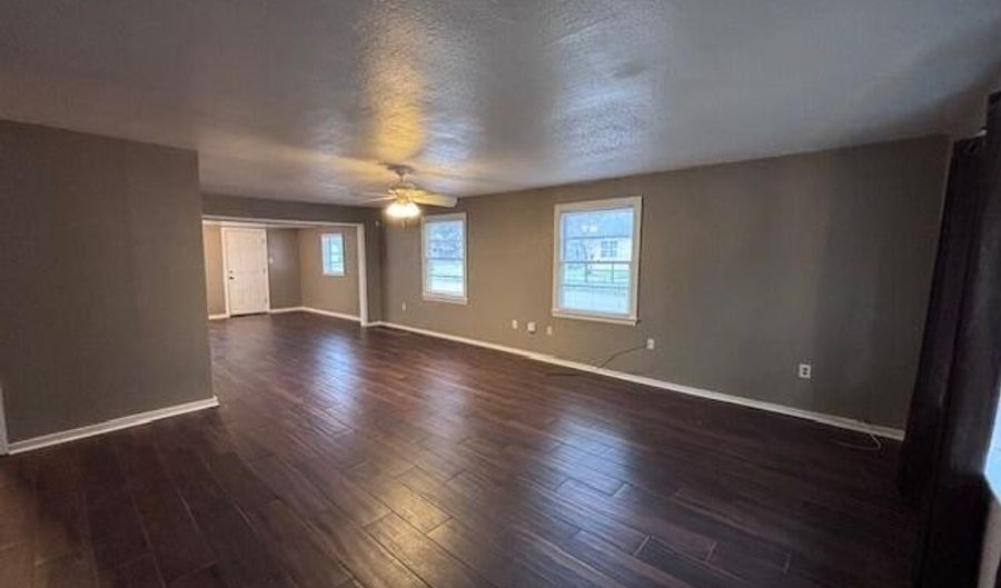 3906 S Barrow Dr, Baton Rouge, LA 70802 - 3 Beds, 2 Bath