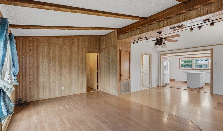 705 N 2nd St, Alpine, TX 79830 - 3 Beds, 2 Bath
