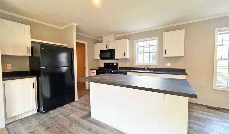 7055 Quarry Rd 253, Amherst, OH 44001 - 3 Beds, 2 Bath