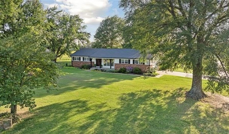 3465 N 205 Rd, Beggs, OK 74421 - 4 Beds, 3 Bath