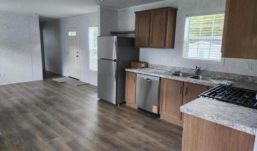 32 Cassie Ln, Bennington, VT 05201 - 2 Beds, 2 Bath