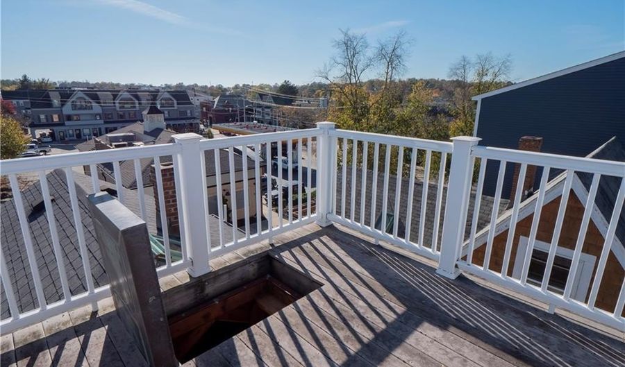 14 Lee Ave, Newport, RI 02840 - 3 Beds, 2 Bath