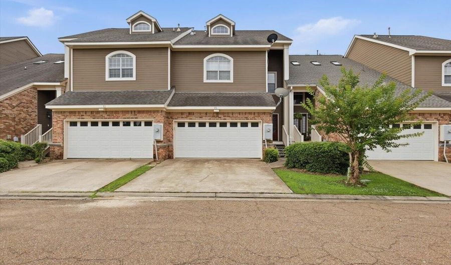 15 Charleston Cir, Brandon, MS 39047 - 3 Beds, 3 Bath