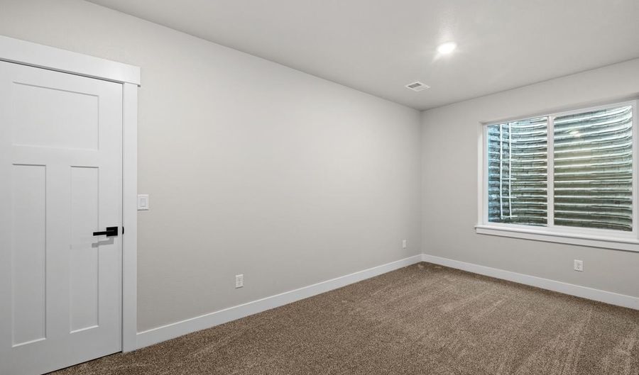 7835 WILDERNESS Trl, Cheyenne, WY 82001 - 5 Beds, 5 Bath