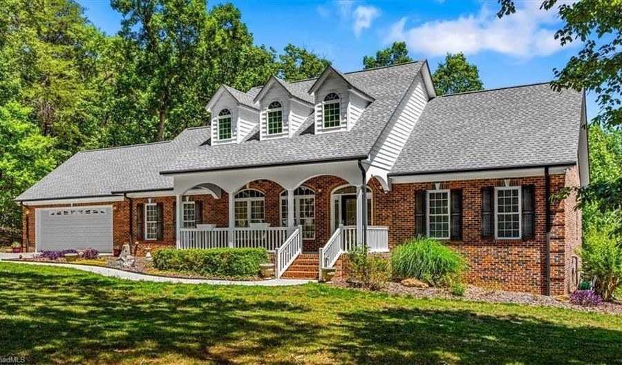 2668 Mountain Oak View Dr, Asheboro, NC 27205 - 3 Beds, 3 Bath