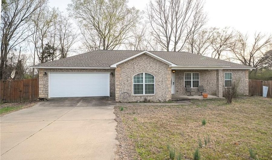 423 Mildred Ct, Alma, AR 72921 - 3 Beds, 2 Bath