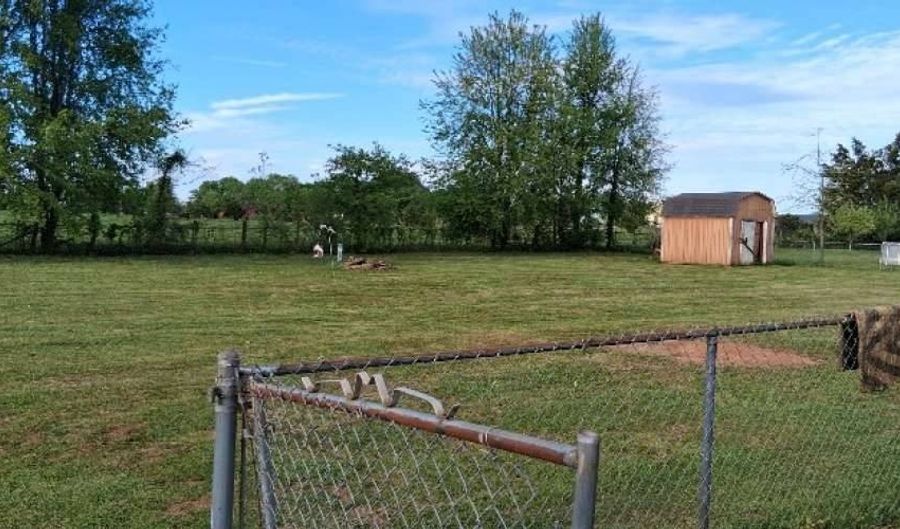 2008 SANDSTONE Ct, Bardstown, KY 40004 - 3 Beds, 2 Bath