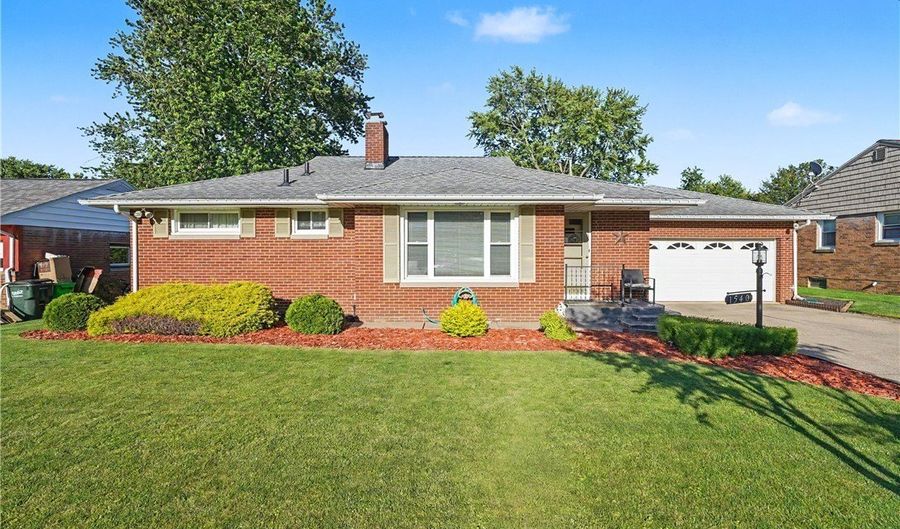 1540 Lilly Ln, Alliance, OH 44601 - 2 Beds, 2 Bath