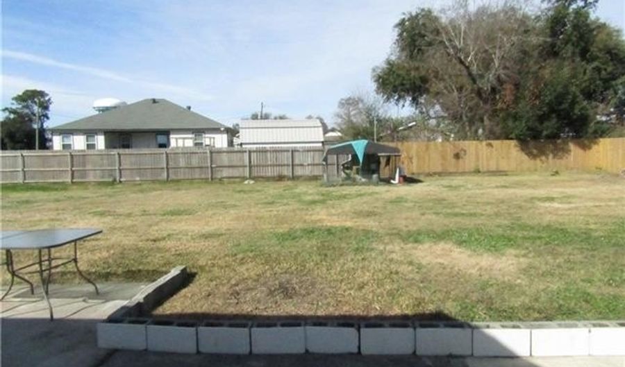 7207 FRISCOVILLE Ave, Arabi, LA 70032 - 3 Beds, 2 Bath