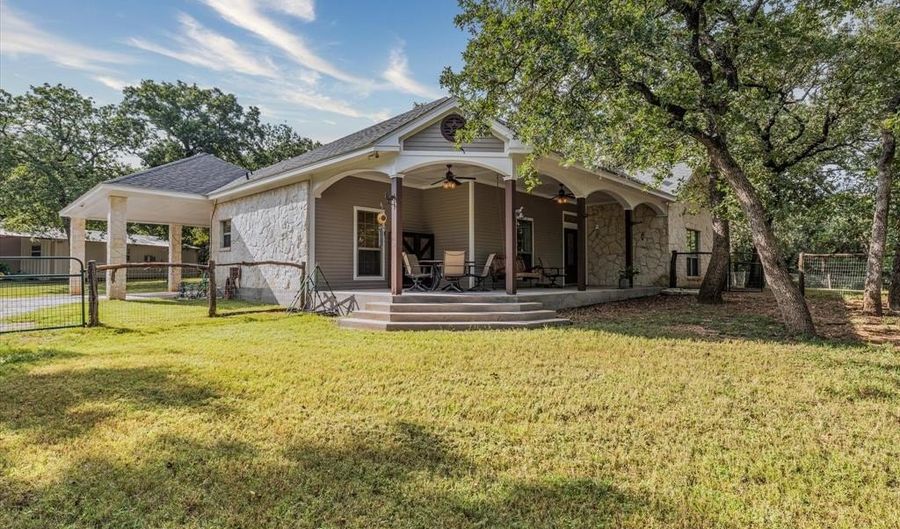 831 County Road 2200, Aquilla, TX 76622 - 3 Beds, 2 Bath