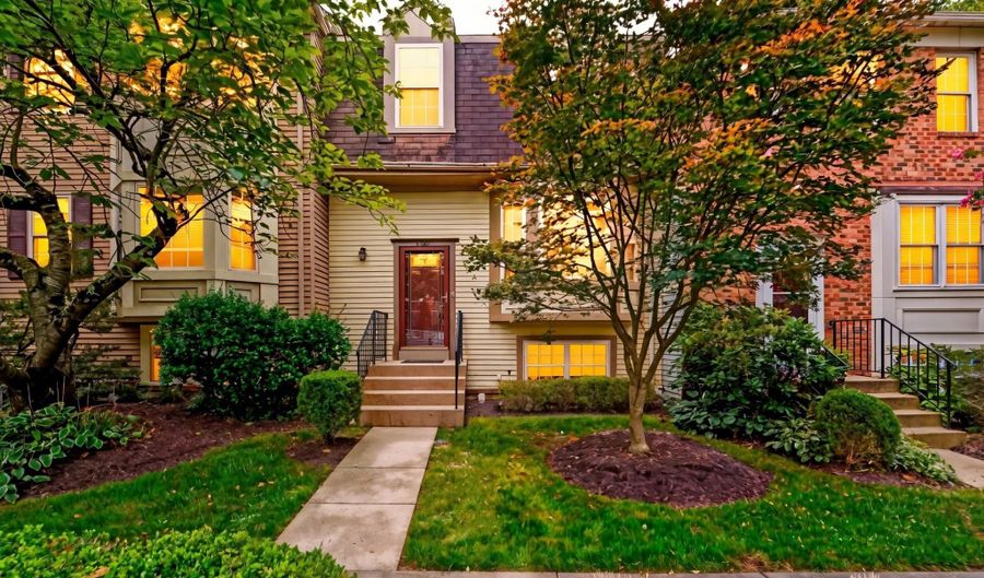 7930 PEYTON Frst, Annandale, VA 22003 - 4 Beds, 4 Bath