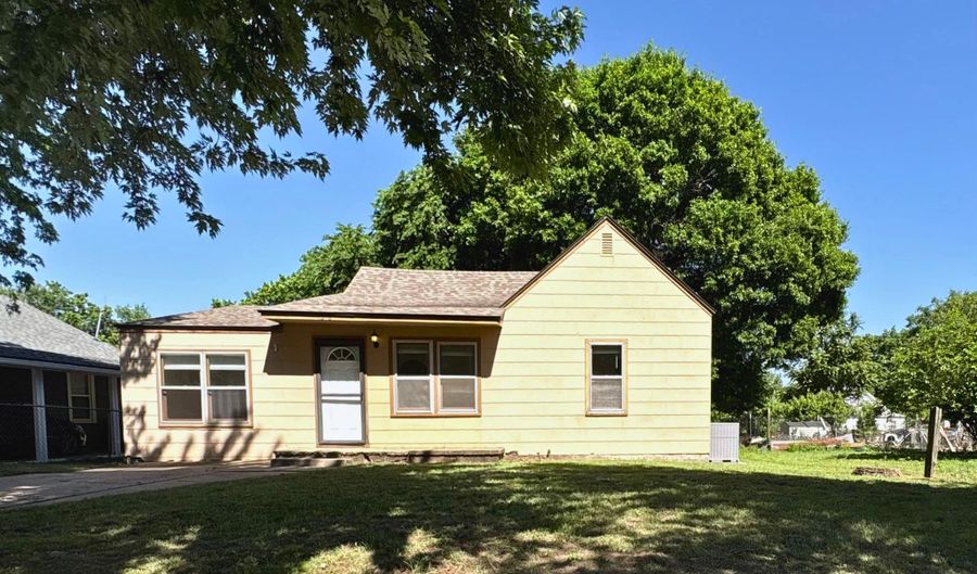 1316 N 9 TH, Arkansas City, KS 67005 - 3 Beds, 1 Bath