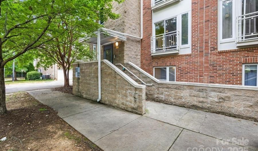 3721 Picasso Ct, Charlotte, NC 28205 - 2 Beds, 2 Bath