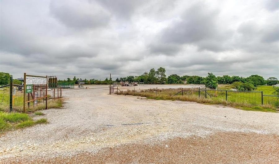 4616 E Renfro St, Alvarado, TX 76009 - 0 Beds, 0 Bath
