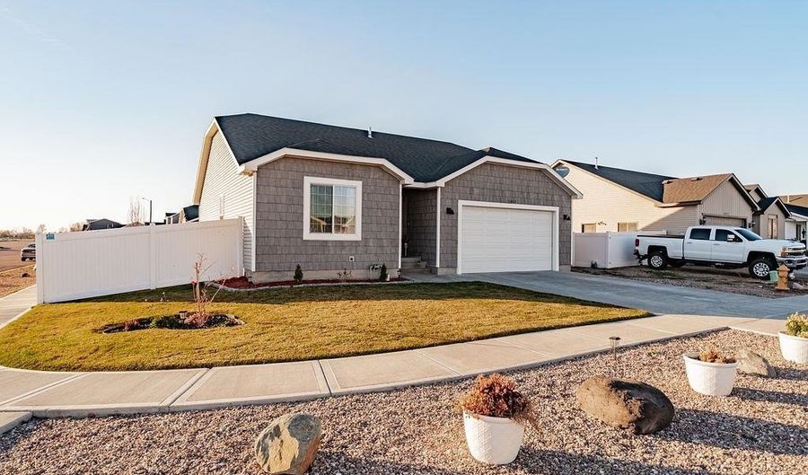 5089 Camden, Chubbuck, ID 83202 - 5 Beds, 3 Bath