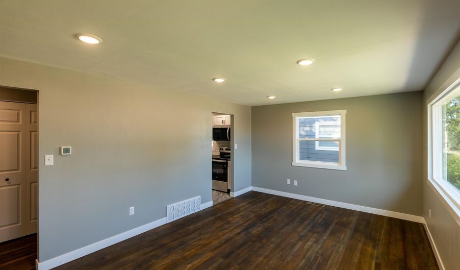 1106 Omaha St, Belle Fourche, SD 57717 - 4 Beds, 2 Bath