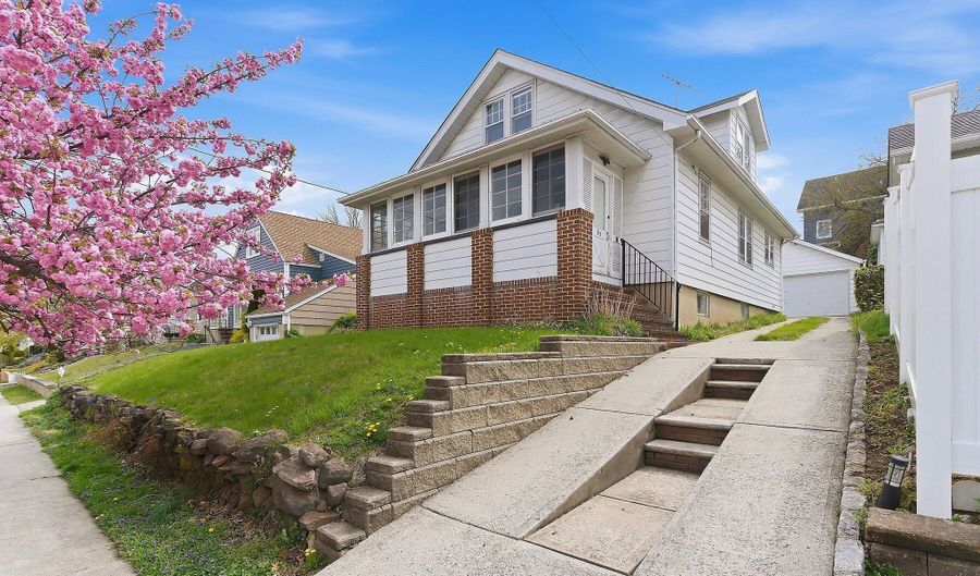 52 Nolton St, Belleville, NJ 07109 - 2 Beds, 1 Bath