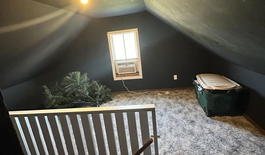 209 E Grove St, Bancroft, NE 68004 - 2 Beds, 1 Bath