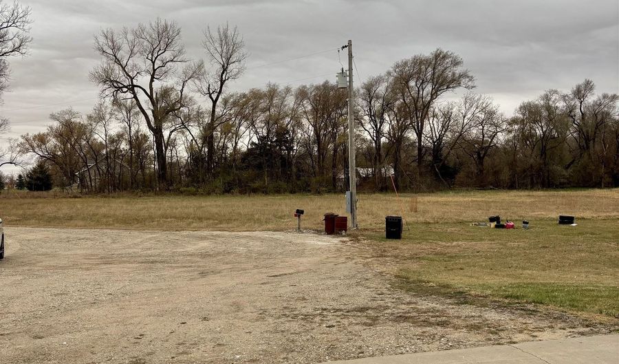 54661 Chardan Dr, Battle Creek, NE 68715 - 4 Beds, 3 Bath