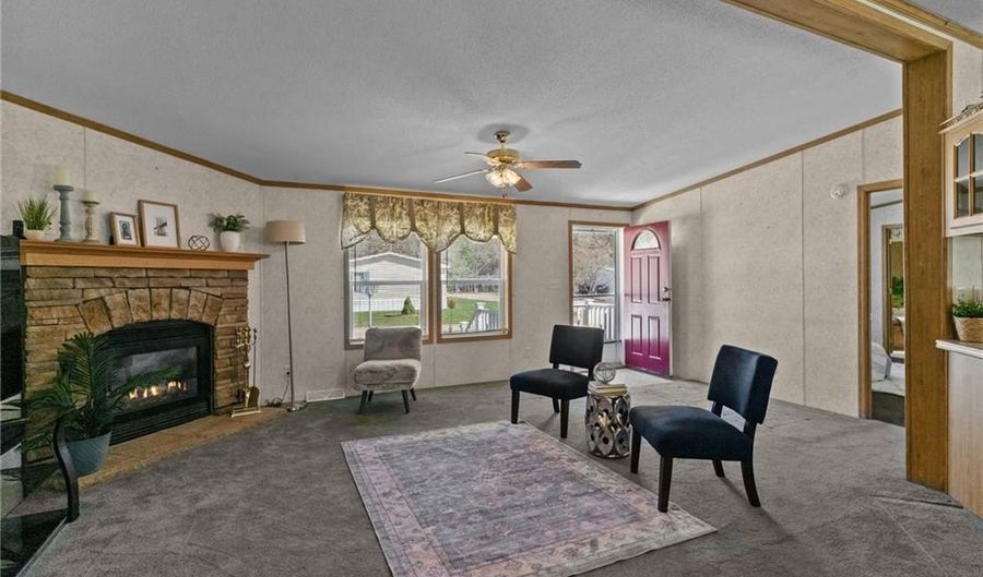 7 Giovanni Rose Ct, Coventry, RI 02816 - 2 Beds, 2 Bath