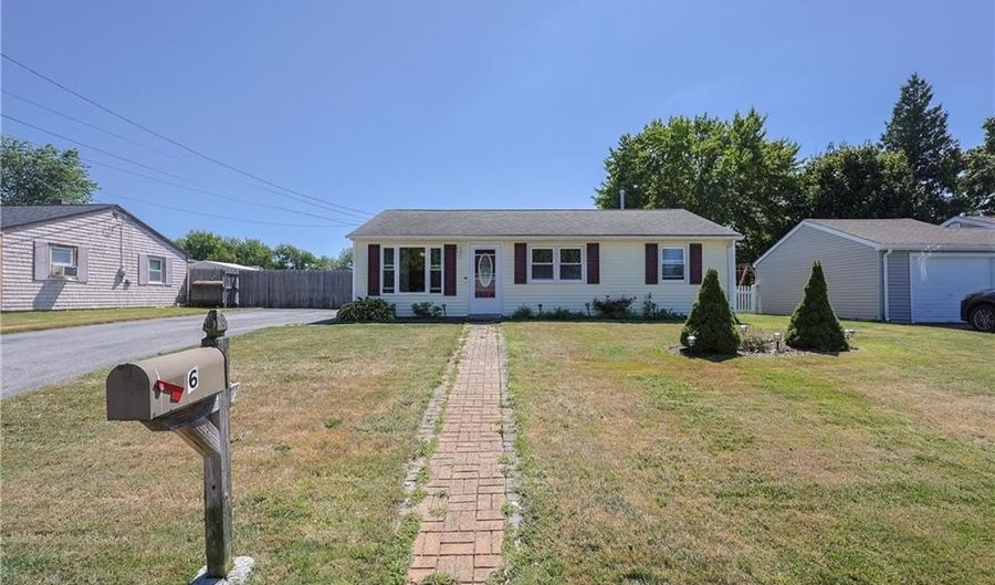 6 Scott Ln, Bristol, RI 02809 - 3 Beds, 1 Bath