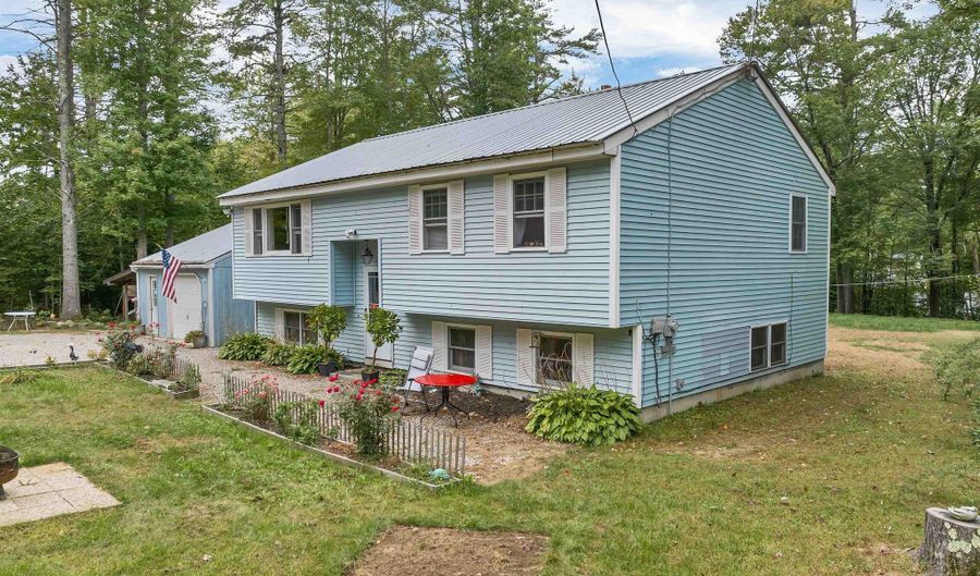 21 Davis Dr, Barnstead, NH 03225 - 3 Beds, 2 Bath