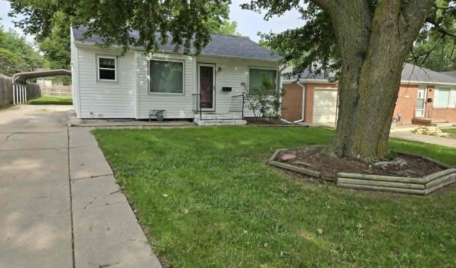 1312 N 10th St, Beatrice, NE 68310 - 2 Beds, 1 Bath