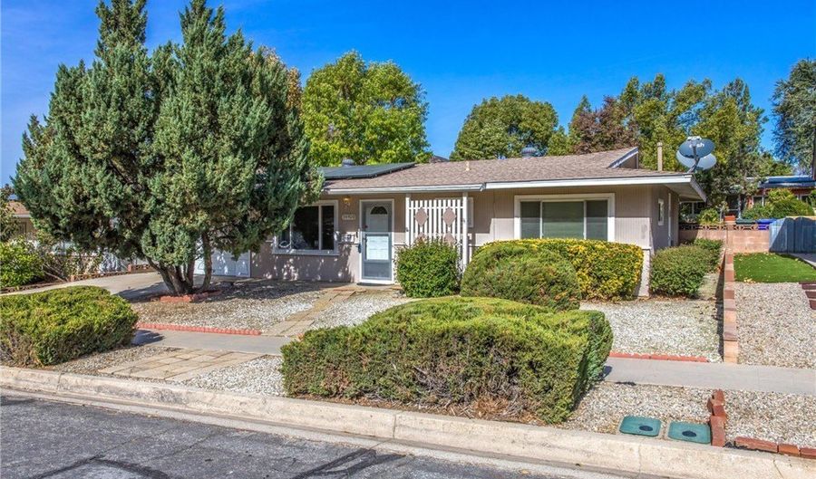 34406 Cedar Ave, Yucaipa, CA 92399 - 2 Beds, 2 Bath
