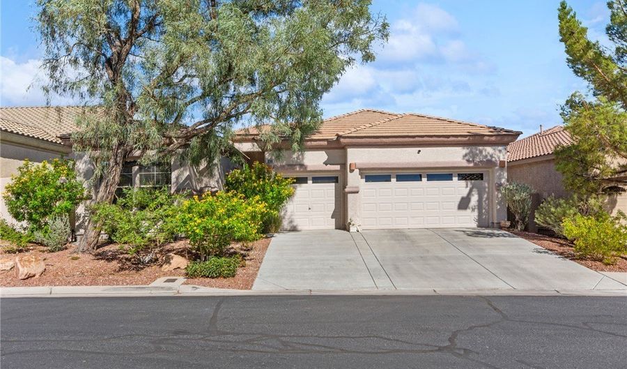 3290 Squire St, Las Vegas, NV 89135 - 3 Beds, 3 Bath