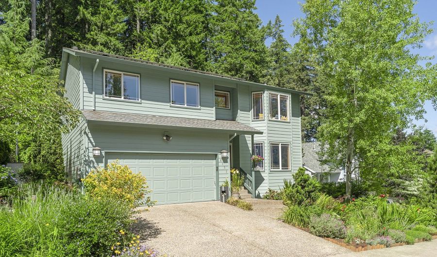 8453 SW 181ST Ave, Beaverton, OR 97007 - 4 Beds, 3 Bath